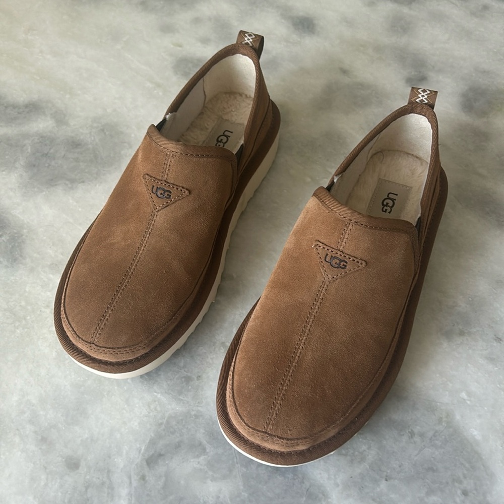 UGG Men’s Romeo Suede Slippers, Chestnut, Size US 9